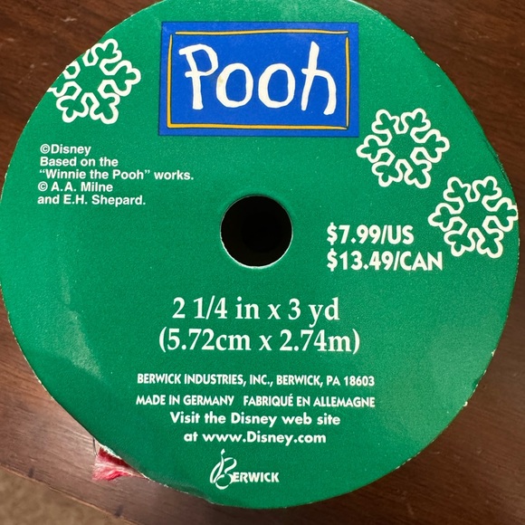 Winnie the Pooh Christmas ribbon - Picture 2 of 3